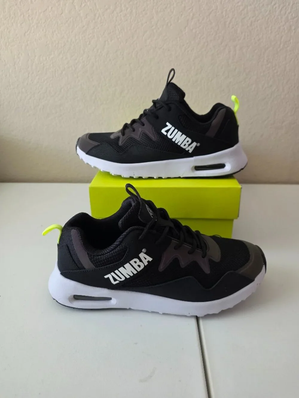 Zumba Air Classic Sneaker Shoes Women 7.5 Black
